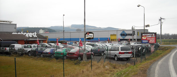 Autobazar Kristek od hlavní cesty